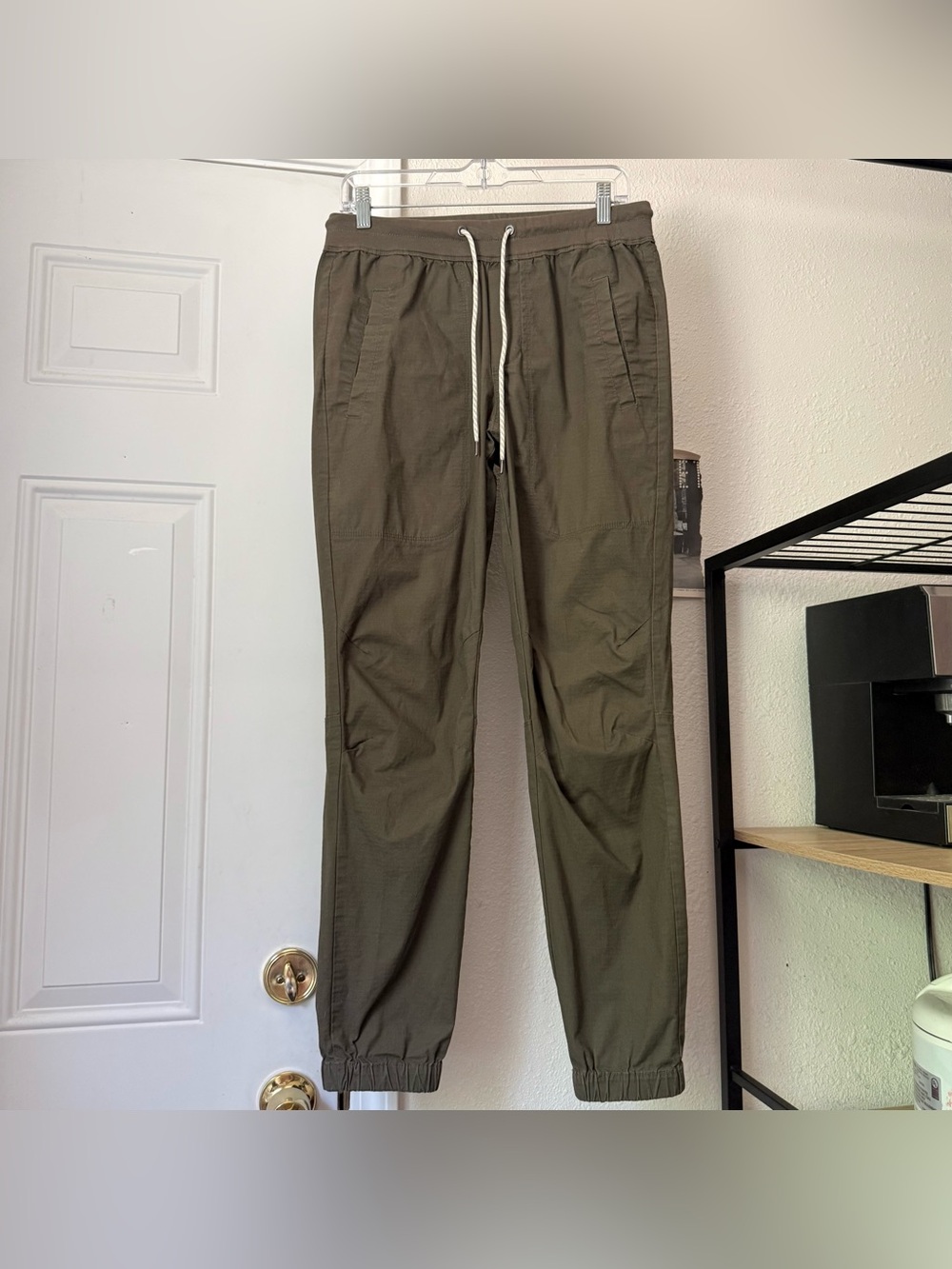 VUORI olive army green mens slim straight leg athletic jogger pull on pants